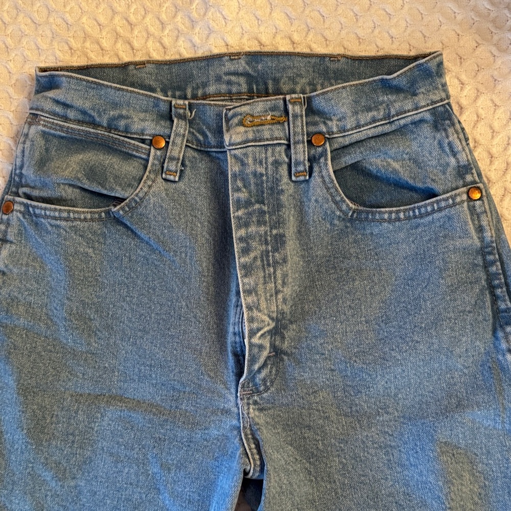 Wrangler Light Blue Jeans size 5 x 32